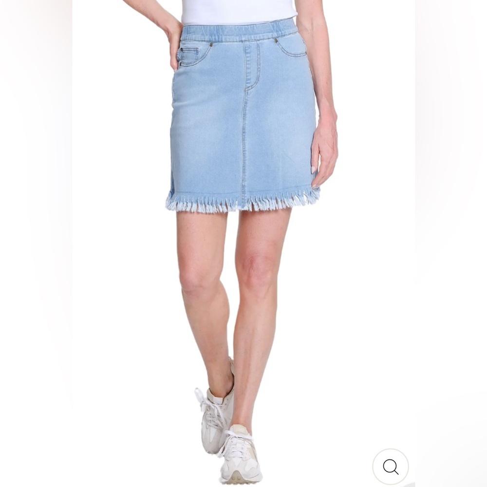 Slimsation skort with front 
Pull on  great stretch